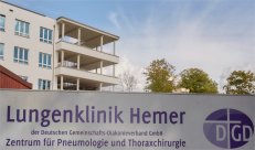 Außenaufnahme Referenzprojekt Lungenklinik in Hemer Außenaufnahme des Referenzprojektes mit IBS Modulban inclusive Systemablauf in bodengleicher Dusche und PUM Waschtisch Geruchsverschluß