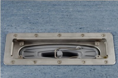 Schritt 3 - Montage ER: Festschrauben des Rahmens, sichere Fixierung der Dichtebene Schritt 3 - Montage ER: Festschrauben des Rahmens, sichere Fixierung der Dichtebene